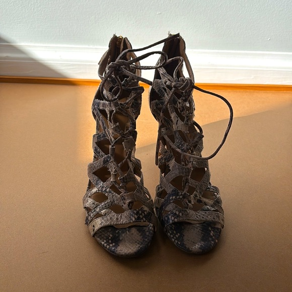 Snakeskin Nine West lace-up high heels (size 8M) - Picture 2 of 5